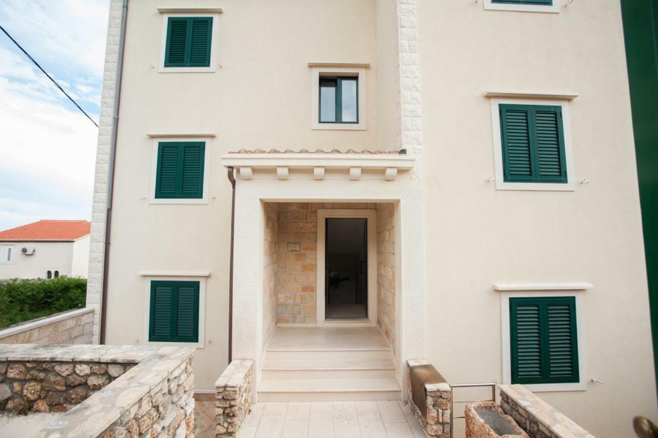 House Koloc Bol Exterior foto